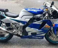 PIESE suzuki gsxr 750 / ulei / lichid