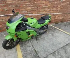 PIESE kawasaki zx 6 r - 4