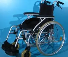 Scaun cu rotile - Drive   latime sezut 42 cm