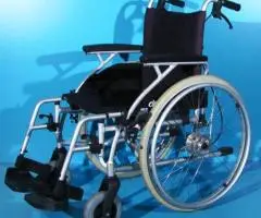 Scaun cu rotile Drive - latime sezut 45 cm