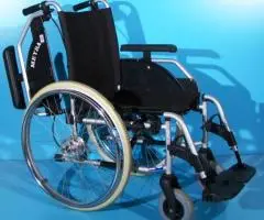 Scaun cu rotile  Meyra - latime sezut 43 cm - 3