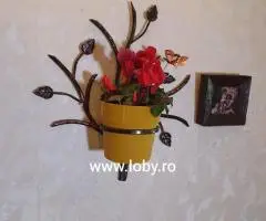 Suport de perete pentru floare