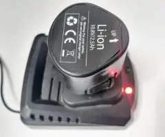 Incarcatoare 12V KF, JLH, cu acumulatori 10,8 V