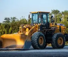 Utilaje Agricole Tractoare Combine și Echipamente Industriale