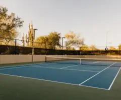 Rezervare Teren de Tenis Nocturnă inclusă