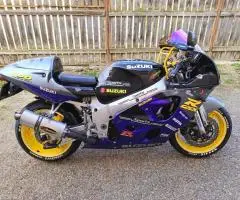 SUZUKI GSXR 600 ! stare FOARTE BUNA