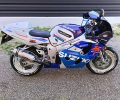 SUZUKI GSXR 600 ! ca NOU