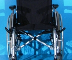 Scaun cu rotile invalizi - 2