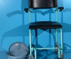 Scaun cu WC si rotile invalizi - Meyra - 4