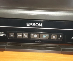 Vand set 4 cartuse sigilate si Imprimanta multifunctionala Epson XP 202 - 2