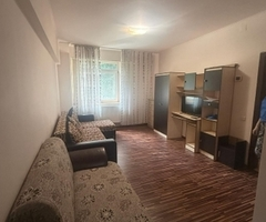 Inchiriez garsoniera 32mp, zona Stefan cel Mare, 400euro