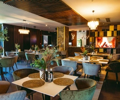 Cauti hoteluri și apartamente premium cu piscină și SPA?
