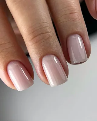 Manichiură cu gel pe unghie naturală – 130 lei, Rm. Vâlcea
