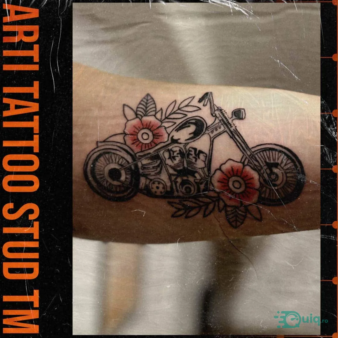 Tatuaj blackwork, Timișoara — negru plin, contrast puternic — fotografia 8