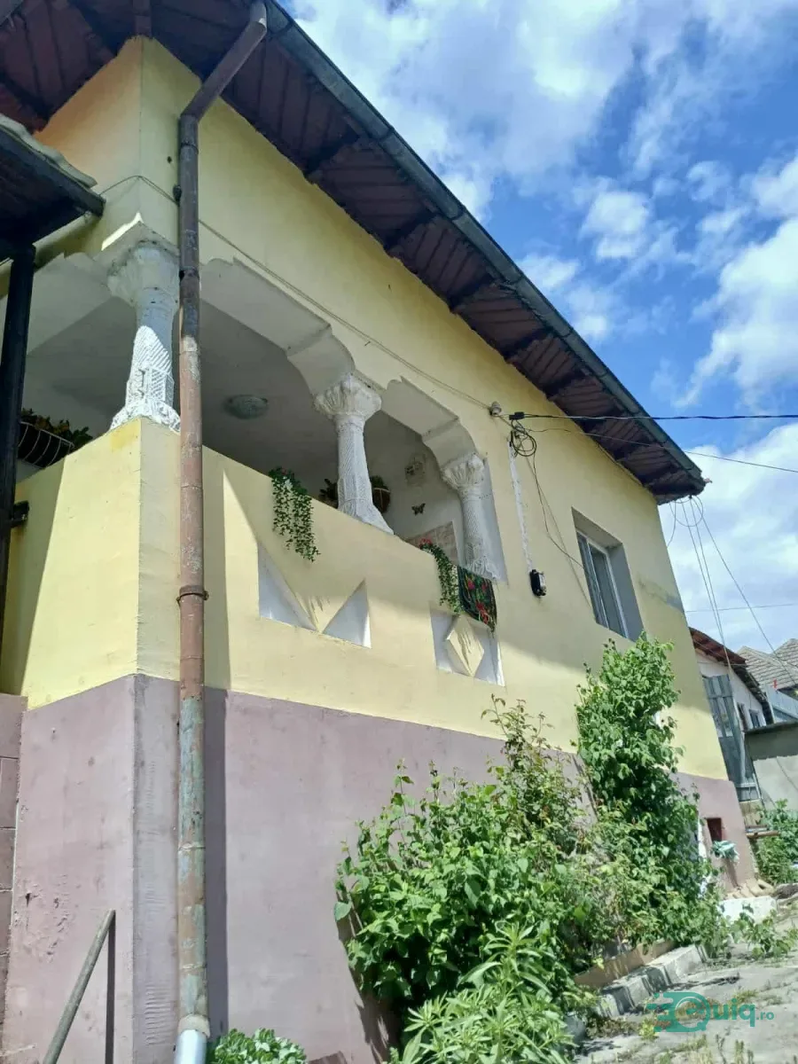 Casa tradițională cu piscinǎ în Bărbătești, zona Buila Vânturarița — fotografia 1