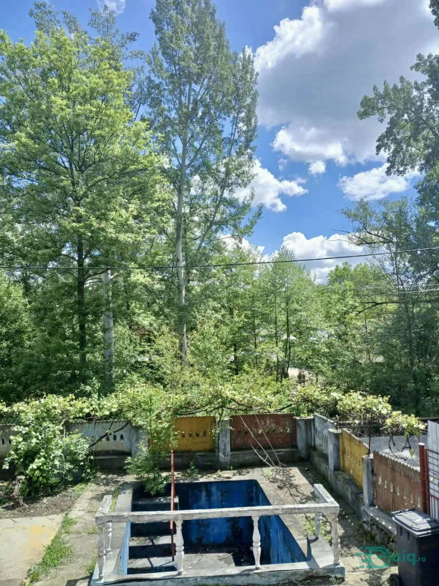 Casa tradițională cu piscinǎ în Bărbătești, zona Buila Vânturarița — fotografia 3