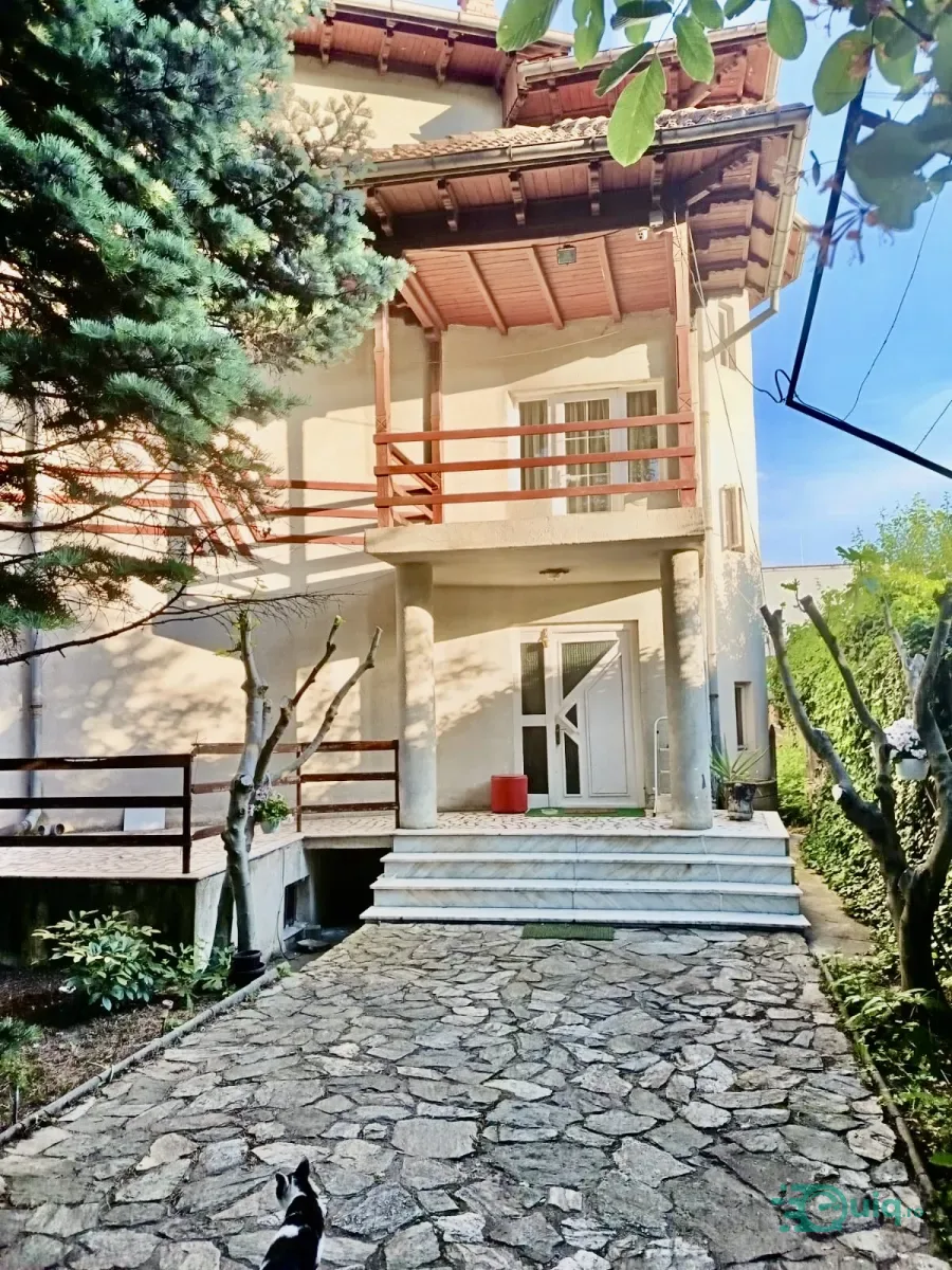 VILA CU 480 MP | SAUNǍ | GARAJ | 750 MP TEREN | ZONA NORD — fotografia 1
