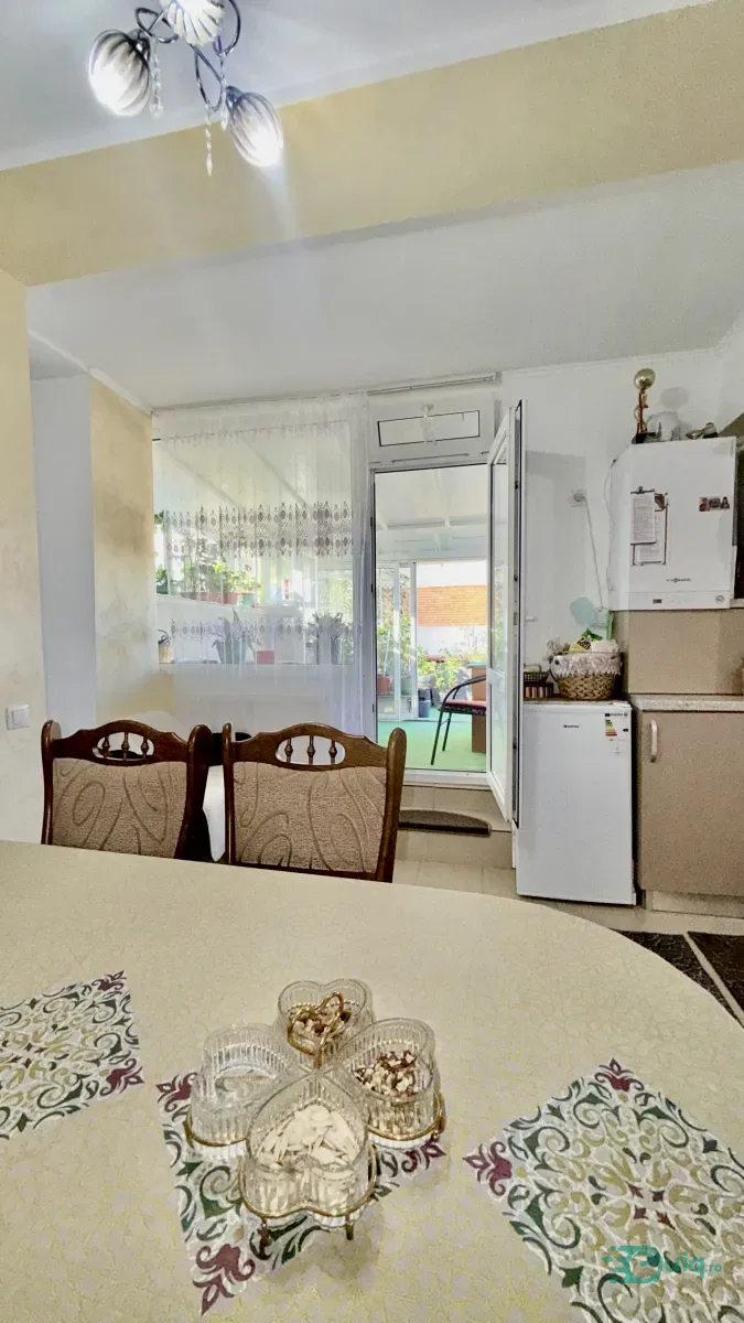 Apartament cu 4 camere ultracentral cu terasă și grădină proprie — fotografia 8